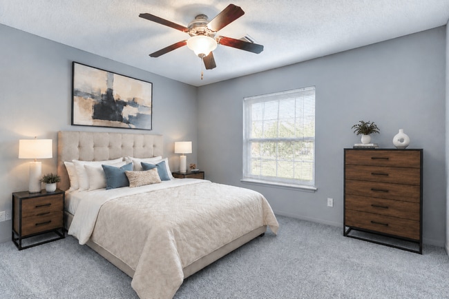 The Lakes of Schaumburg Apartment Homes