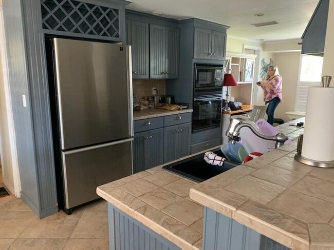 Photo - FURNISHED 3 bed/2.5bath HOUSE For Rent