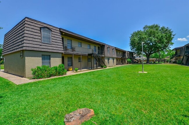Photo - 1518 East Ave Apartment Unit 102