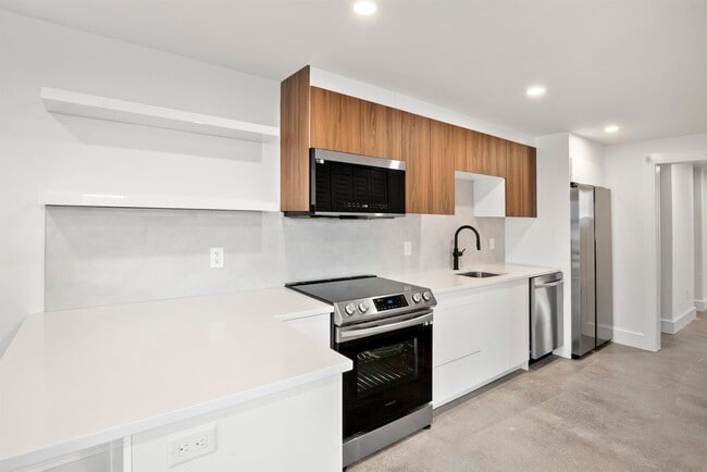 Building Photo - 47 South St Unit 1 Rental