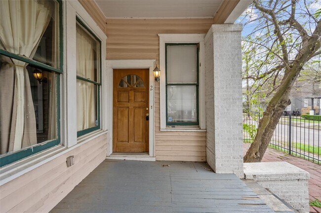 Photo - 414 W Drew St Unit 2