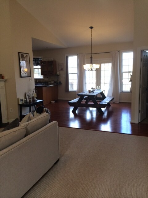 77 Goldenrod Rd