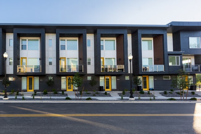 Building Photo - Nova by Lotus Rental
