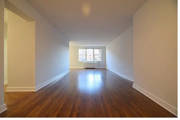 Building Photo - 1540 Pelham Pkwy S Unit 6