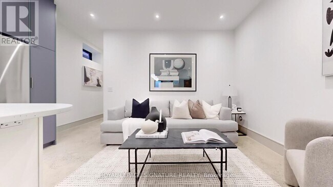 Photo - 82 Gough Ave