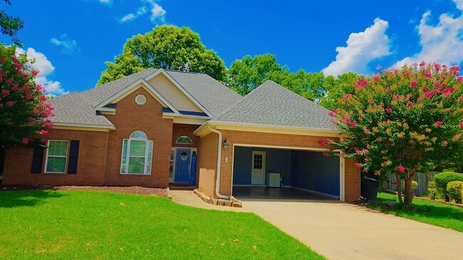Photo - 127 Montrose Ln