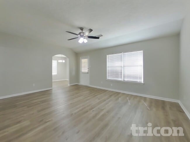 Photo - 224 Kellyn Ct