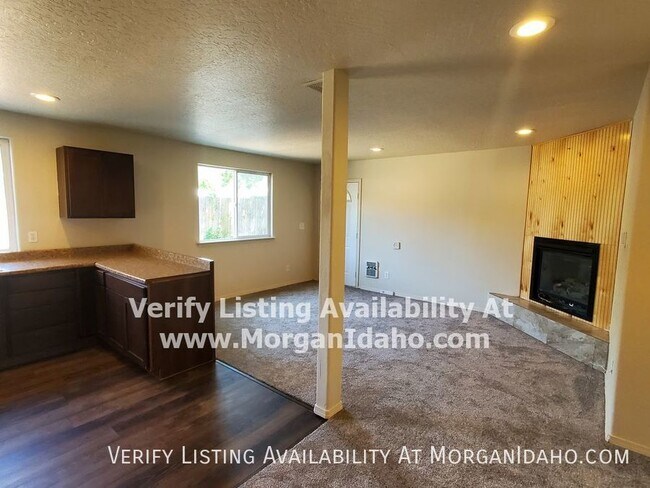 Photo - 516 18th Ave N