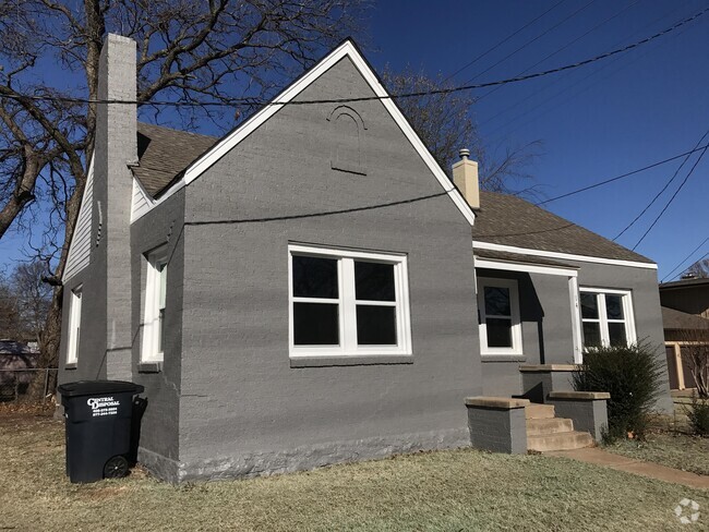 Building Photo - 14 W Independence St Rental