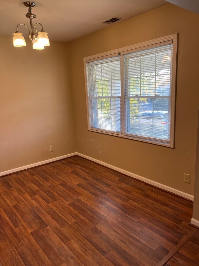 Photo - 2 Bedrooms, 1.5 bath w/ Carport Unit 12
