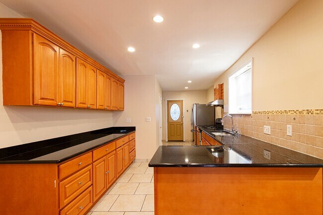 Photo - Four Bed Graduate Hospital Home