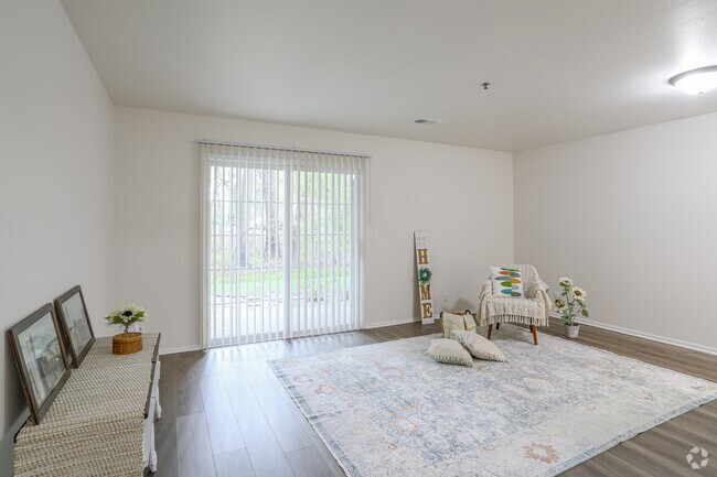 3 BR, 2 BA - 1100 SF