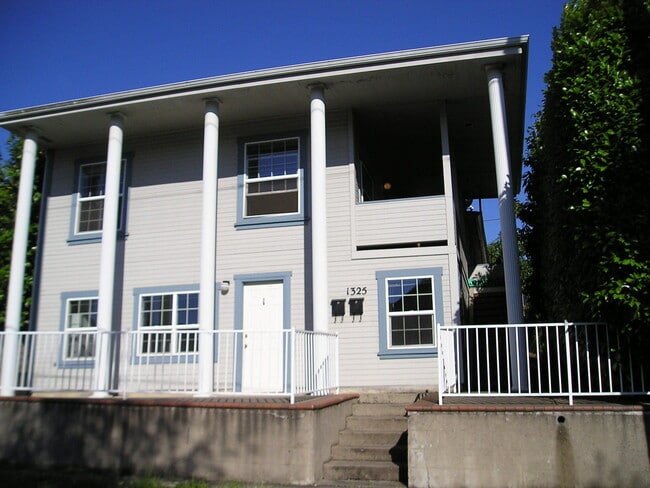 Building Photo - aucobb Unit 03 Rental
