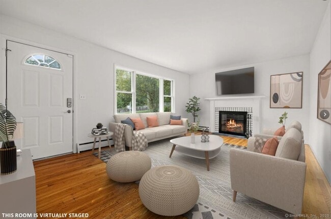 Building Photo - 412 Main St