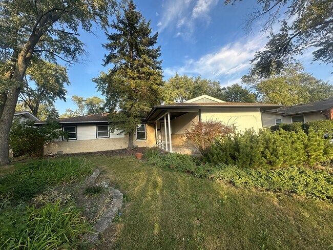 Building Photo - 595 W Elk Grove Blvd