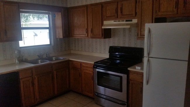 3757 NW Huntsboro St Unit 103