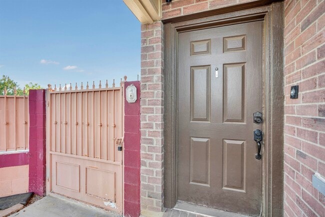 Photo - 2122 Mallorca Dr