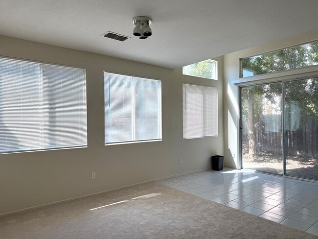 Photo - 3 Bed 2.5 Ba 2 Story 2 Car Garage in Folsom!