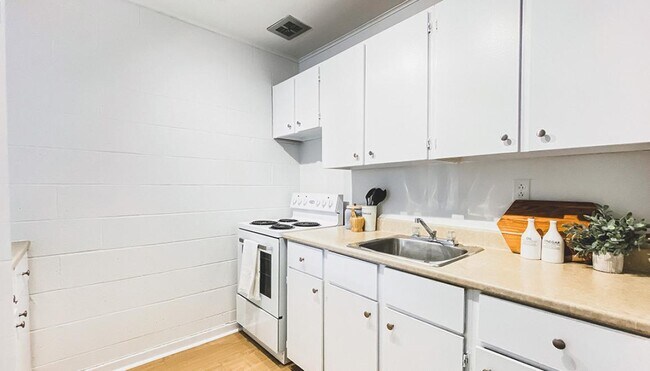 Photo - Cornwall Manor