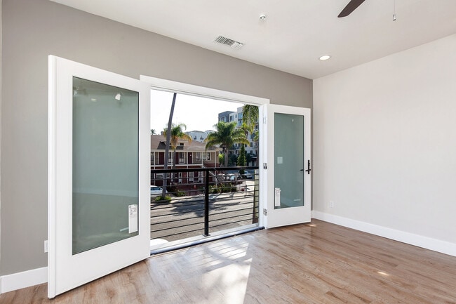 Photo - 3318 Fourth Ave