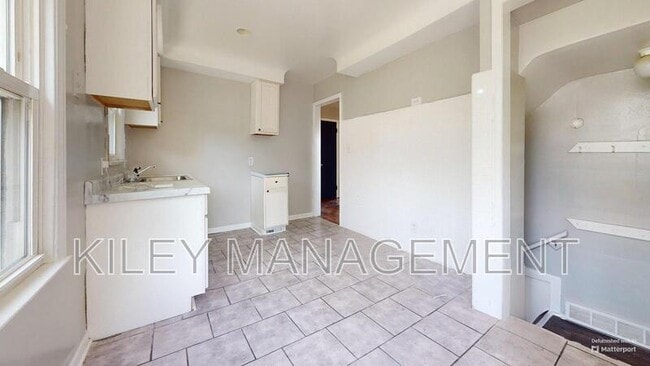 Photo - 16501 Fairmount Dr