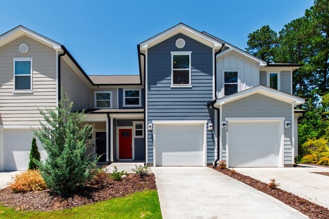 Modern 3-Bedroom Townhome with Luxury Fini... - Modern 3-Bedroom Townhome with Luxury Fini...