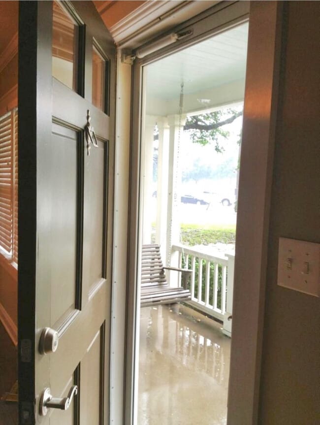 Front door/porch