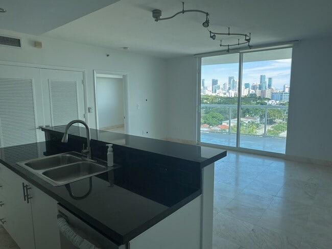 Photo - 1401 SW 22nd St Unit Coral Sea View - 1003