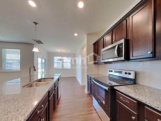 Photo - 112 Twin River Dr
