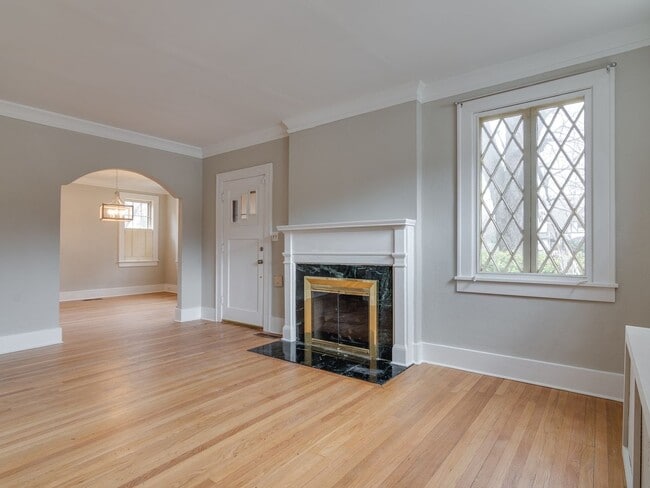 Photo - Charming 3BR/1B Conveniently Located Near Rhodes College!