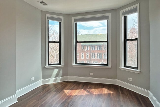 201-209 N. Grove Ave.