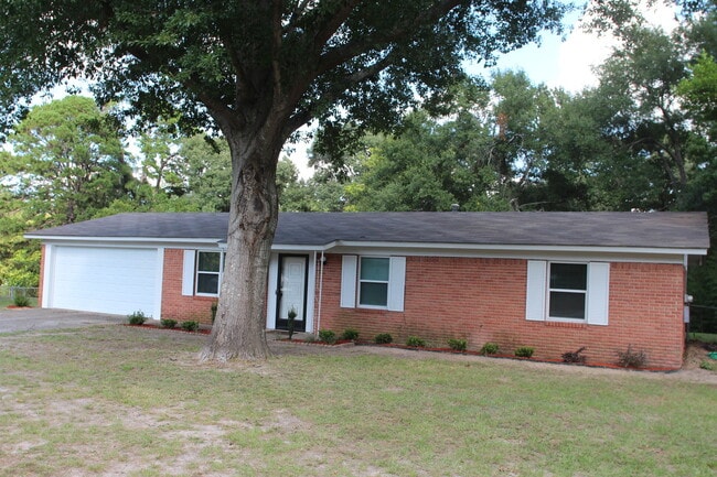 Photo - Charming 3 Bedroom in South Tyler!
