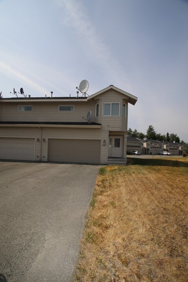 3 Bedroom Eagle River Townhouse! - 3 Bedroom Eagle River Townhouse!