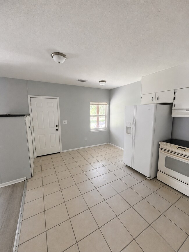 Photo - 1BR/1BA Dade City Duplex Near the Withlacoochee River