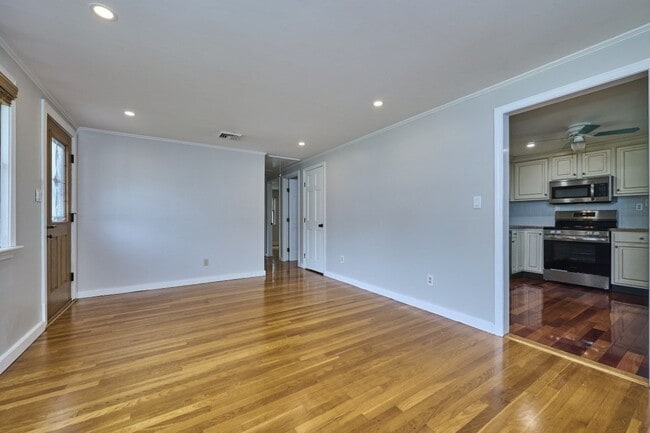 Photo - 13 Forbes Ave