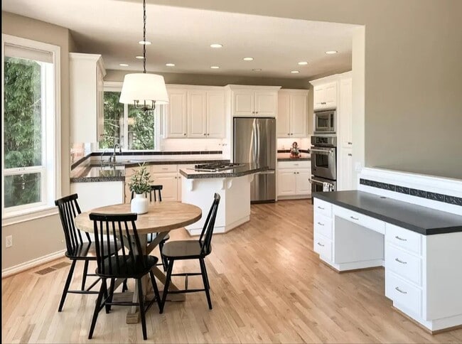 Photo - Luxury Four Bedroom Home in West Linn w/ Stunning Views!