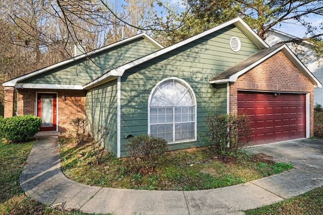 Building Photo - 3 Bedroom 2 Bath House