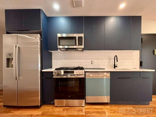 Building Photo - Herkimer Street