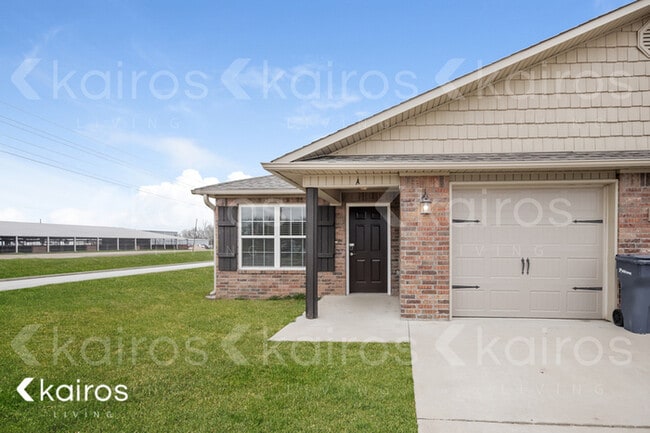 Photo - 3893 Thomas St