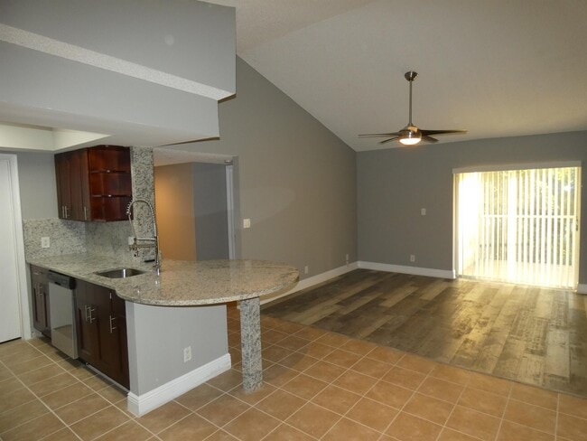 Building Photo - 5740 Rock Island Rd Rental