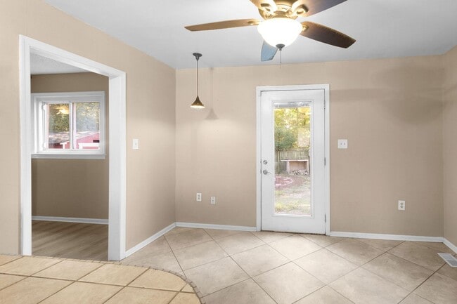 Photo - 4 Bed 2 Bath Home for Rent !