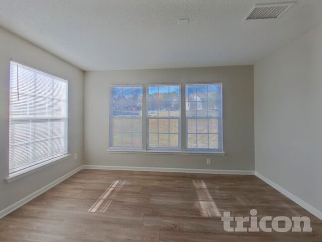 Photo - 8605 Appledale Dr