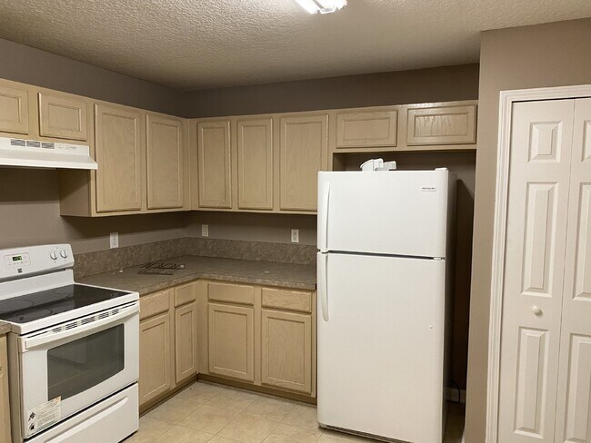 Photo - FOR RENT:  3BR 2BA 2ND FLOOR CONDO IN THE ... Unit 115