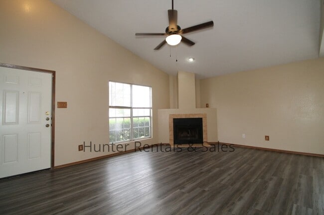 Photo - Willowsprings Two Bedroom Cutie!
