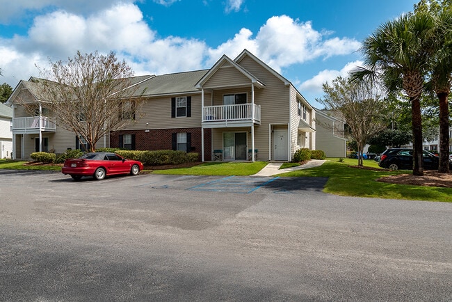 Bridge Pointe Apartments and Townhomes