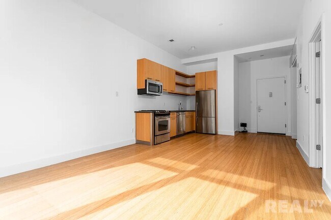 Photo - 177 Concord St Unidad 2F