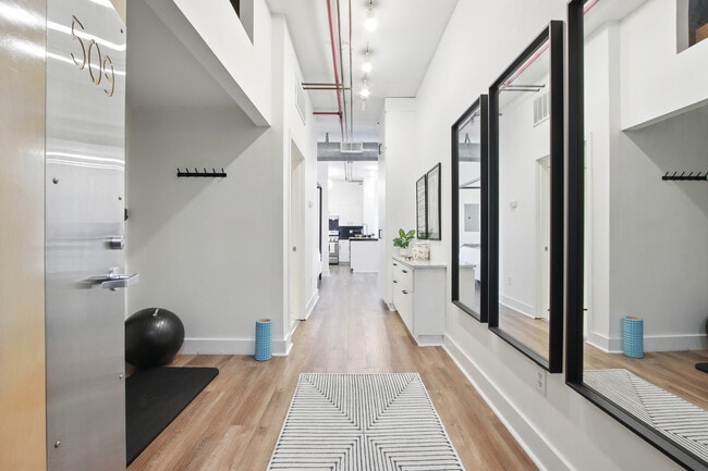 Photo - 300 NW 8th Ave Unidad 509