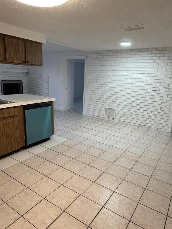 Photo - 4950 Fleetwood St