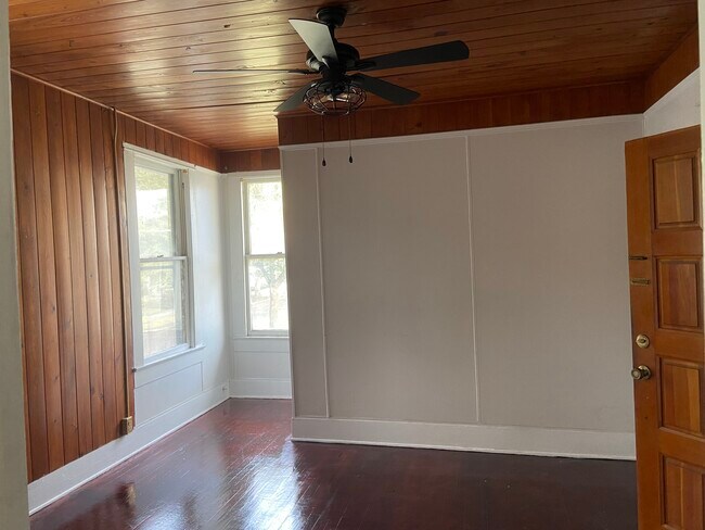 Photo - 616 W Azeele St