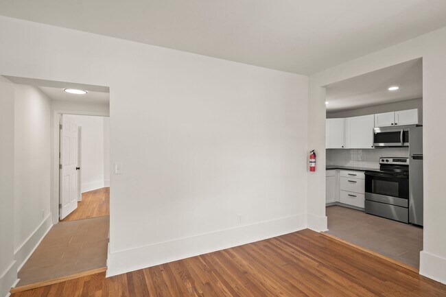 Photo - 1407 Clover St NW Unidad B